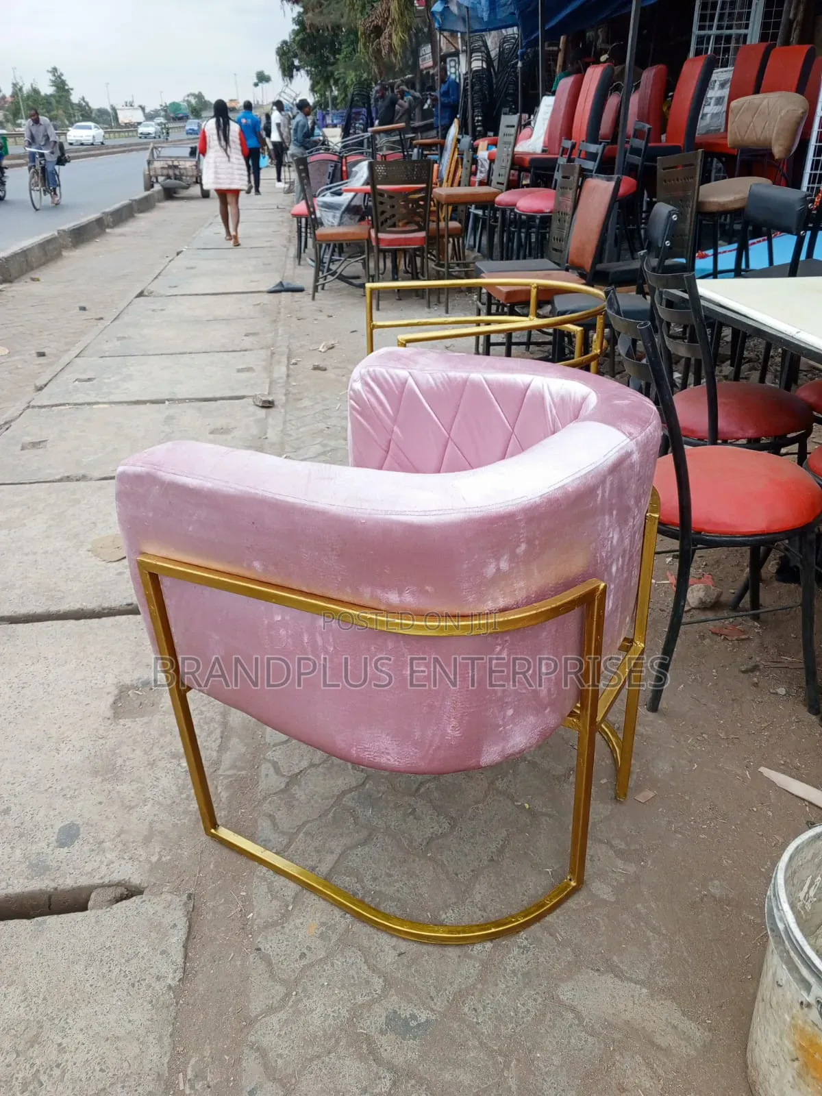 Velvet Accent Styling/Manicure Chair