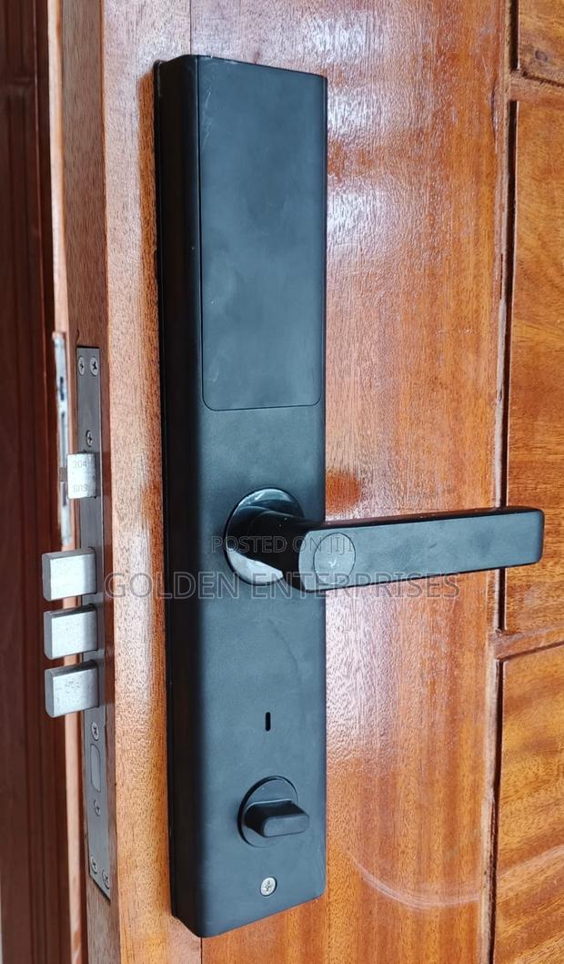 Biometric Intelligent Door Lock - thumbnail 3