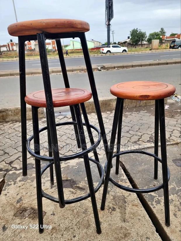 Sturdy Wooden Bar Stools/Lab Stool