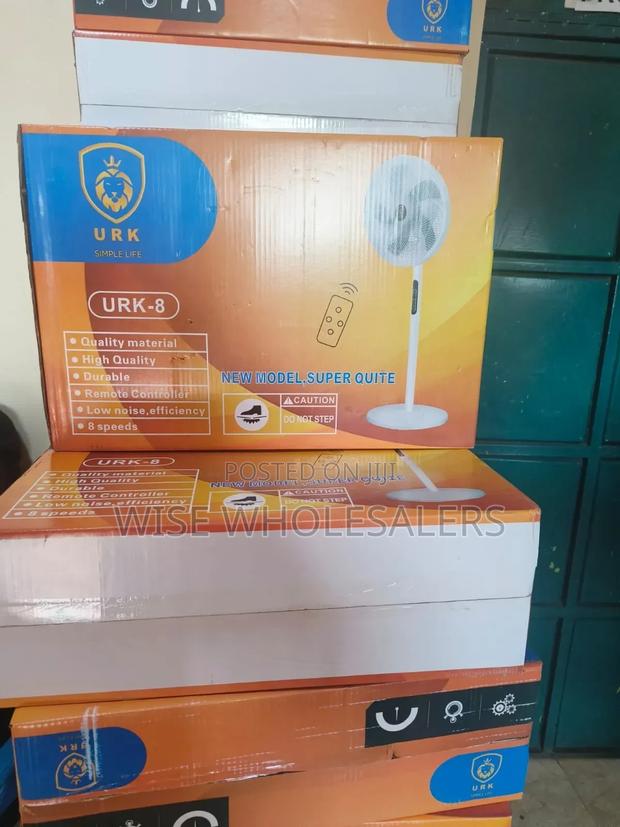 Remote Controlled Urk 16" Modern Standing Quiet Fan