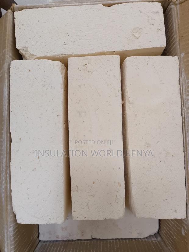Lightweight Insulation Bricks – 230 X 115 X 75mm