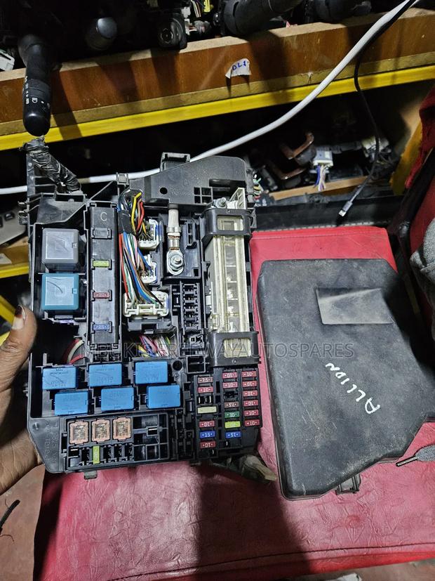 Looking for Fuse Box Allion