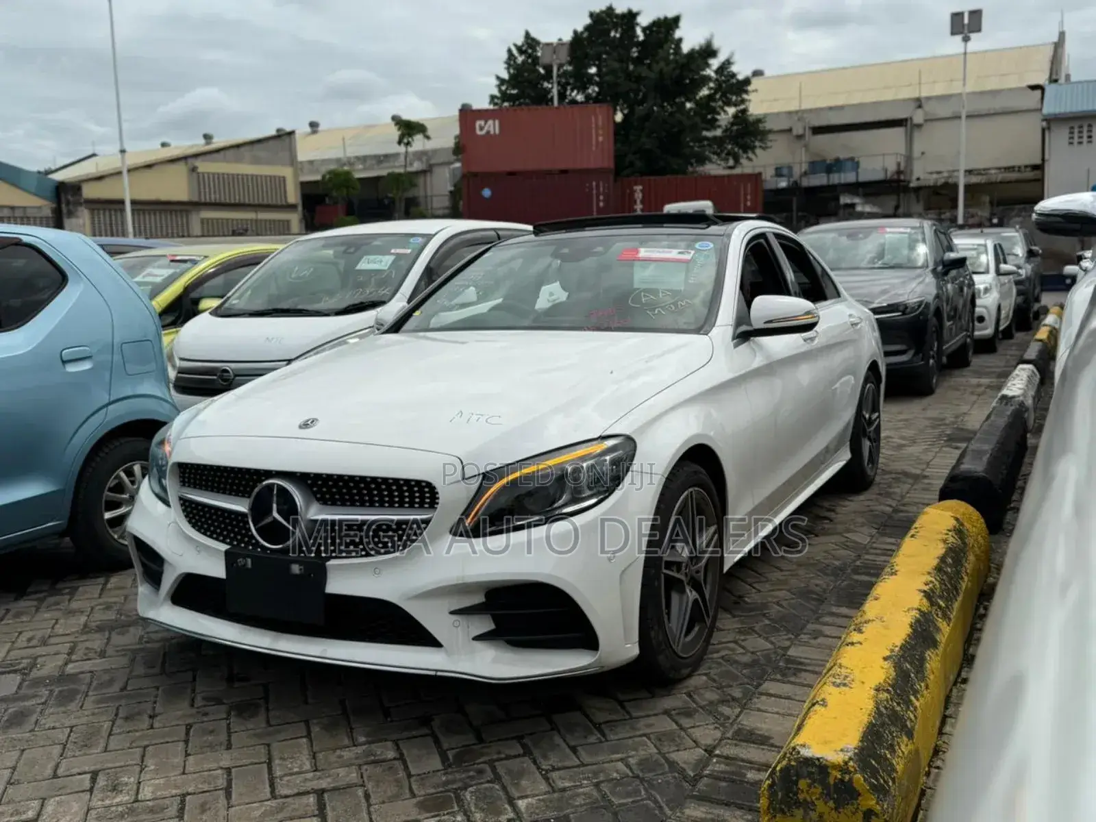 Mercedes-Benz C200 2019 Pearl