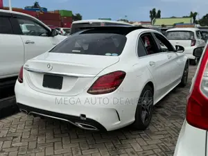 Mercedes-Benz C200 2019 Pearl