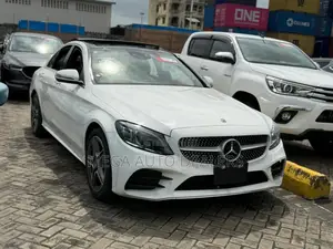 Mercedes-Benz C200 2019 Pearl
