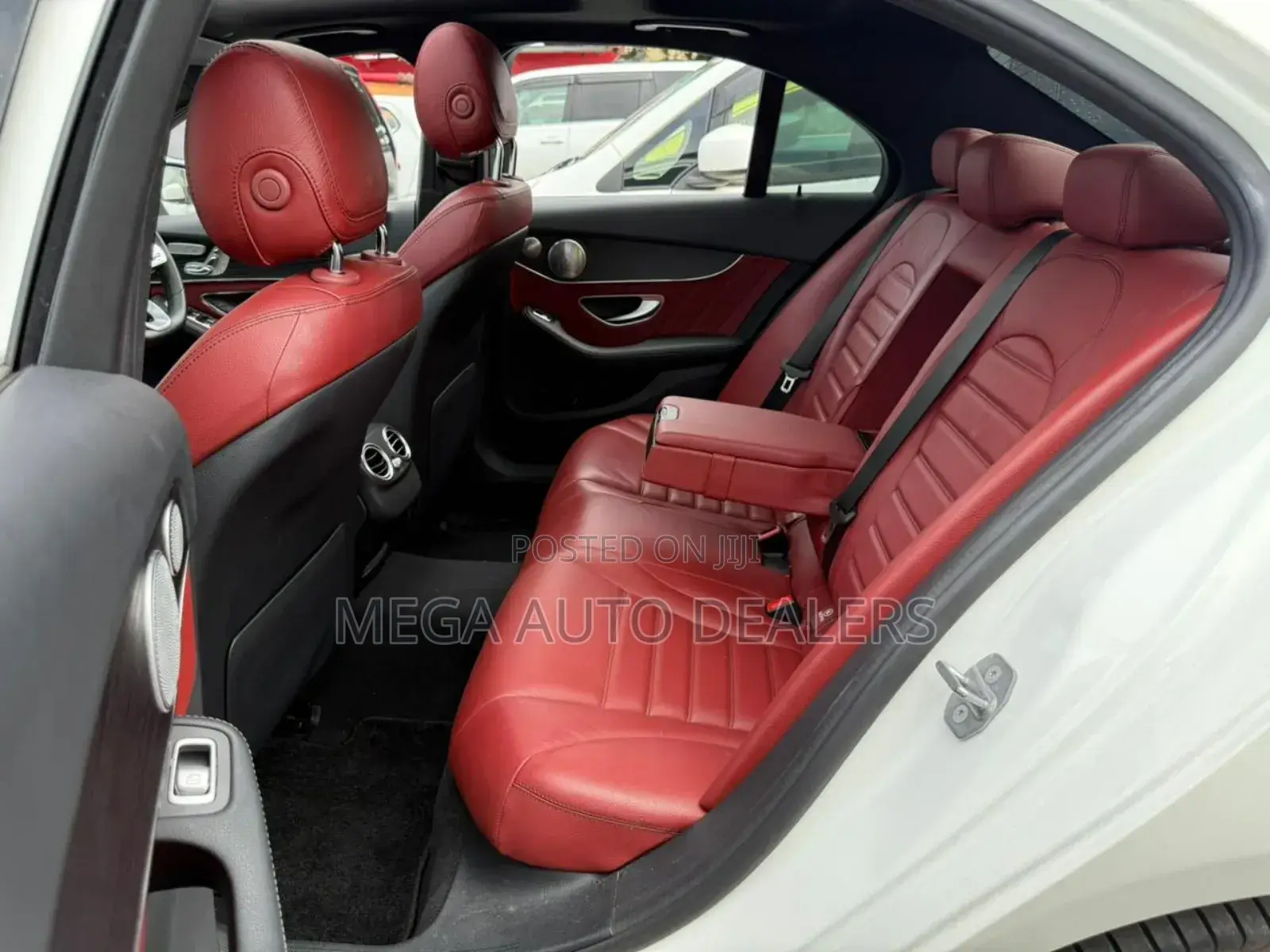 Mercedes-Benz C200 2019 Pearl