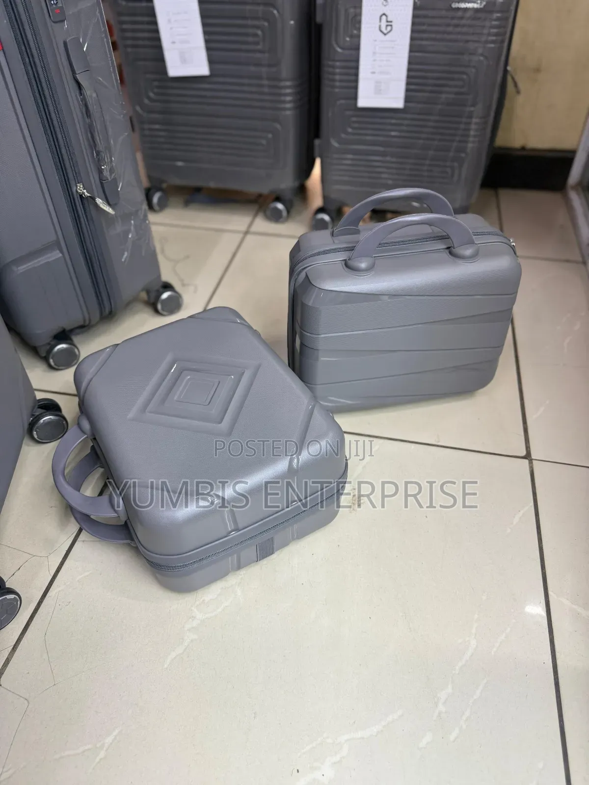 Grey Carry on Rubber Beauty Case Bags