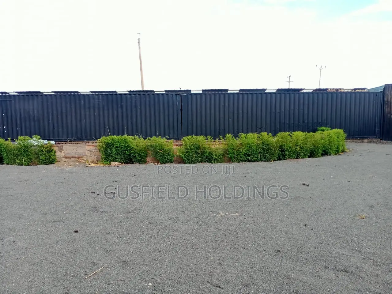 Large Yard/Commercial Space to Let