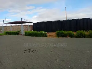Large Yard/Commercial Space to Let