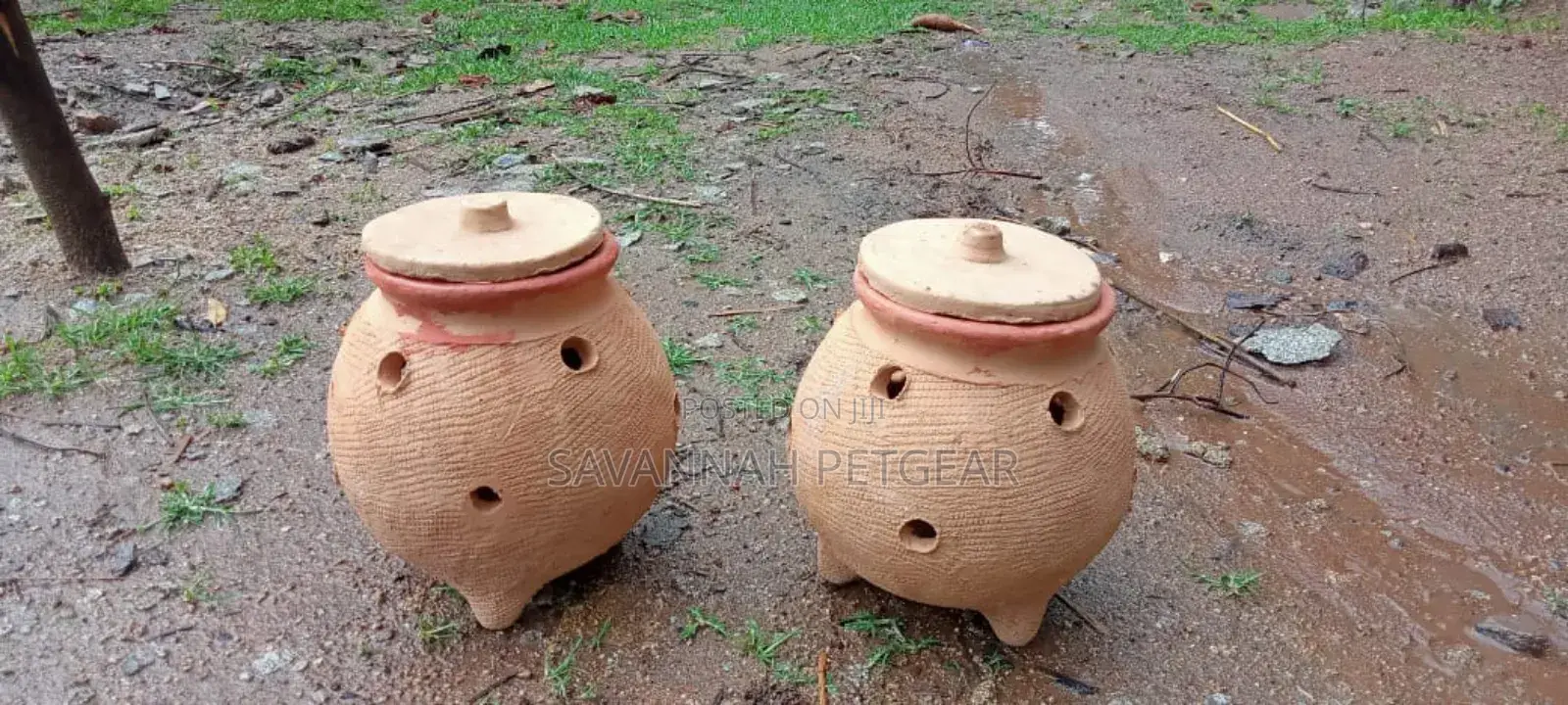 Clay Brooding Pot That Uses Charcoal or Briquettes