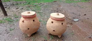 Clay Brooding Pot That Uses Charcoal or Briquettes