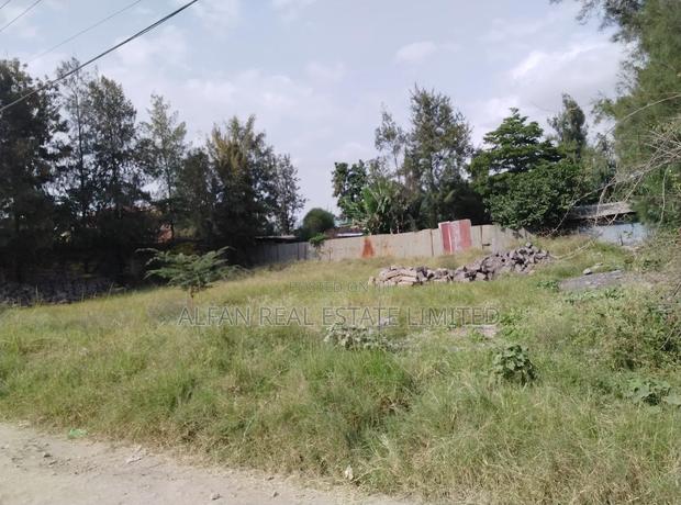 Utawala 100 by 100 Plot - main view