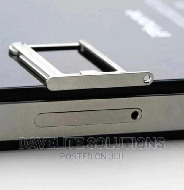 iPhone Sim Tray Original