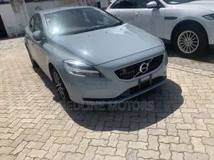 Volvo V40 2018 Teal