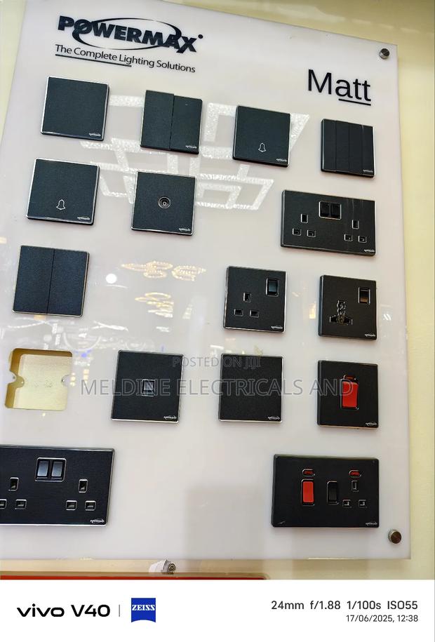 Twin Socket 13a Black - thumbnail 3