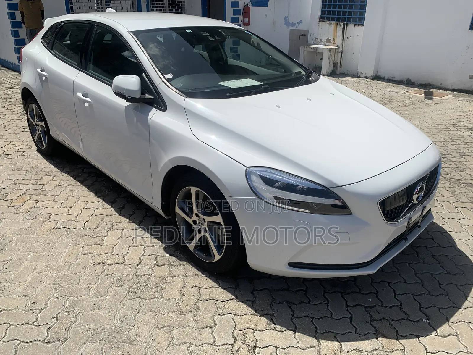 Volvo V40 2018 Off white