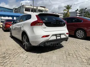 Volvo V40 2018 Off white