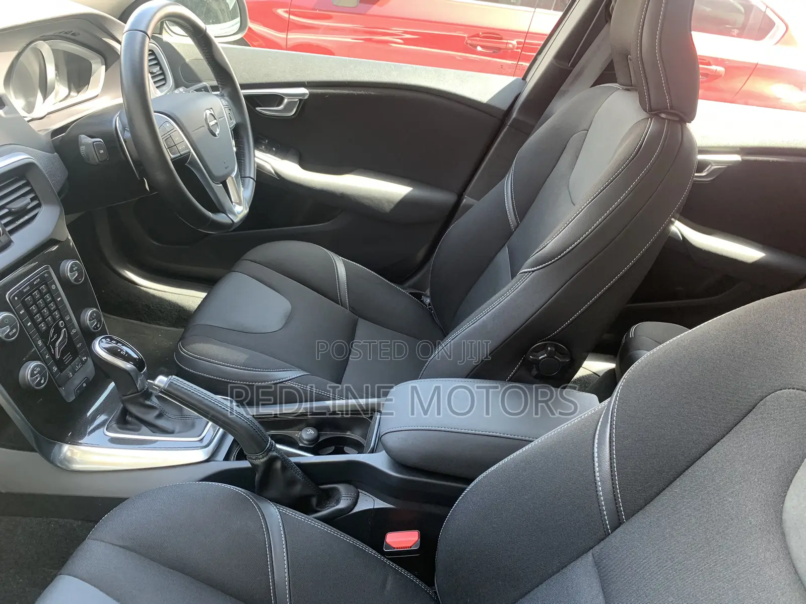 Volvo V40 2018 Off white