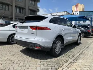 Jaguar F-Pace 20d Premium AWD 2018 White