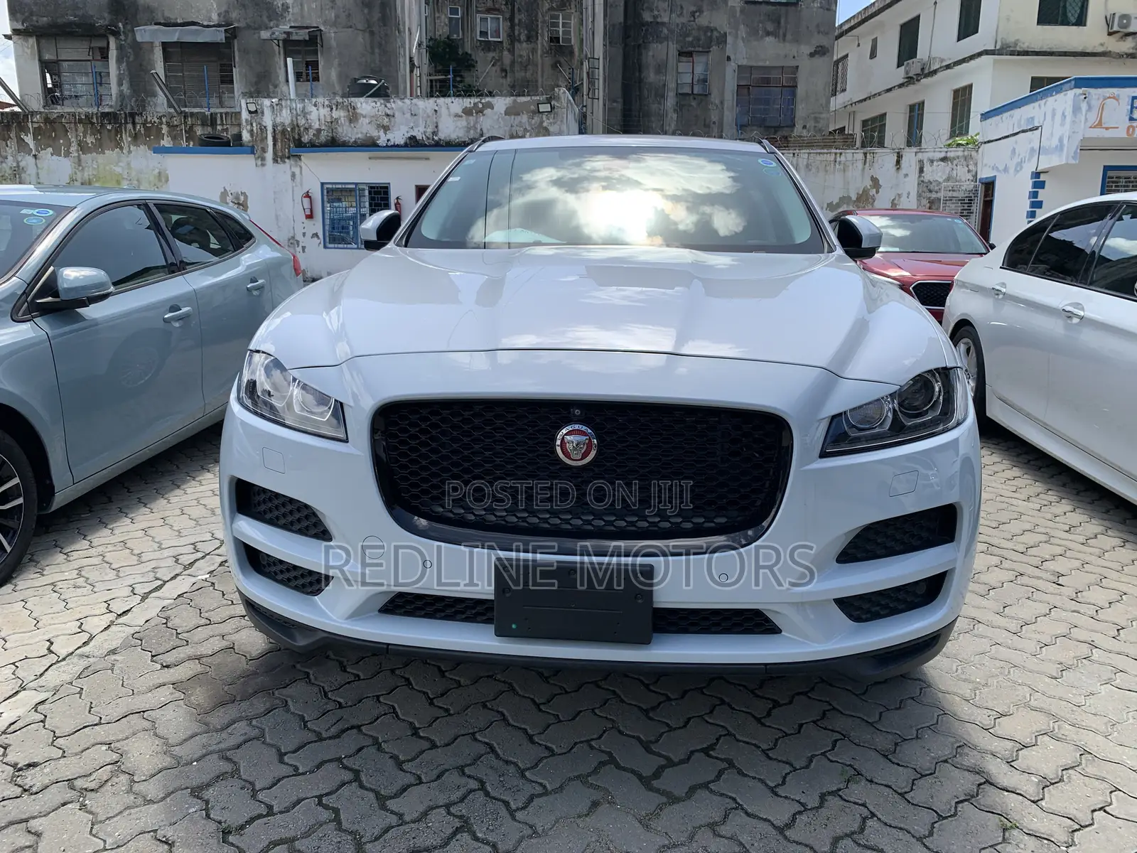 Jaguar F-Pace 20d Premium AWD 2018 White