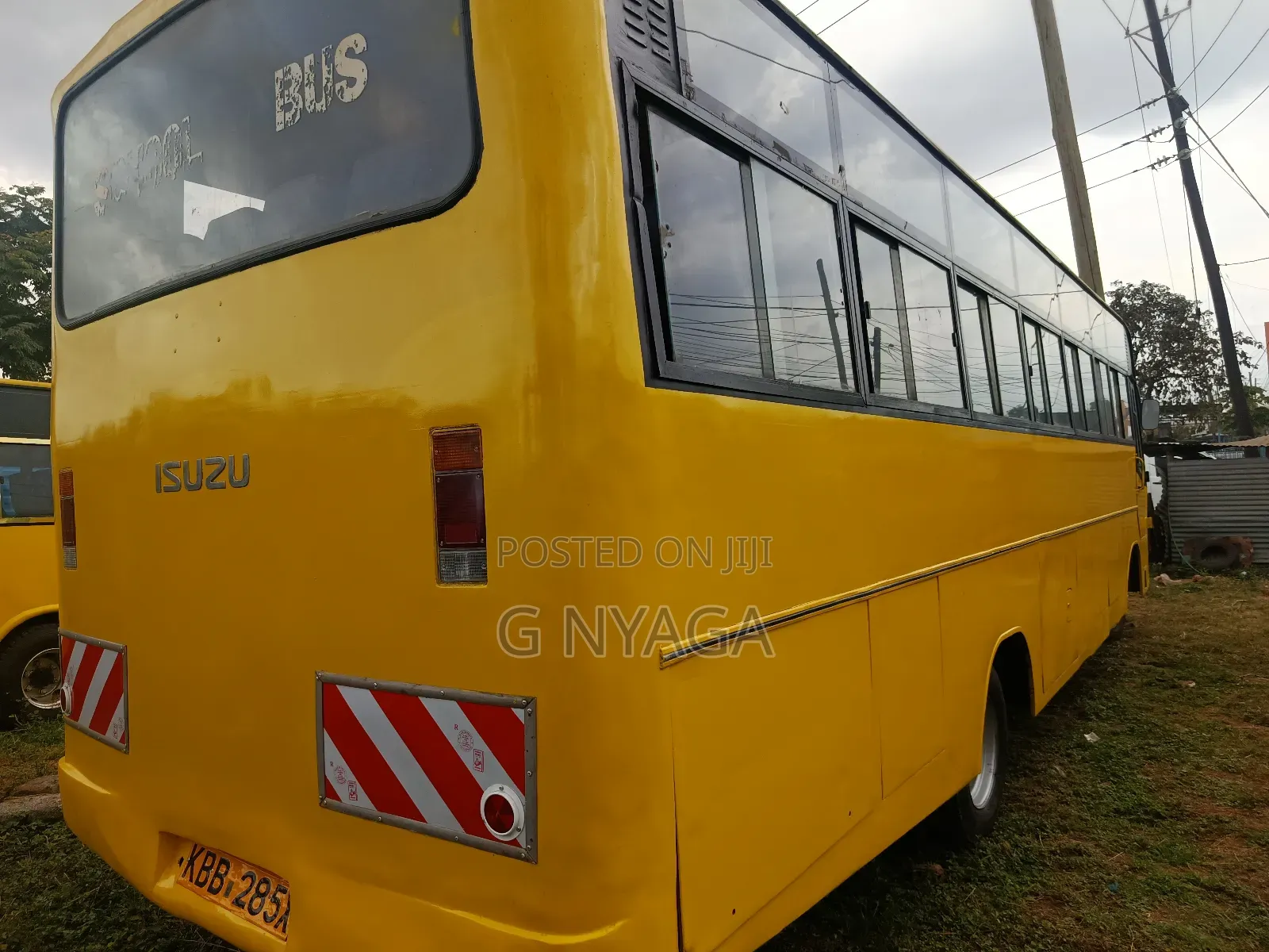 Isuzu FRR 2010 Yellow
