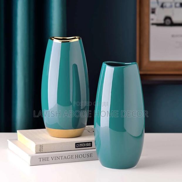 Modern Dark Green Ceramic Flower Vase - main view