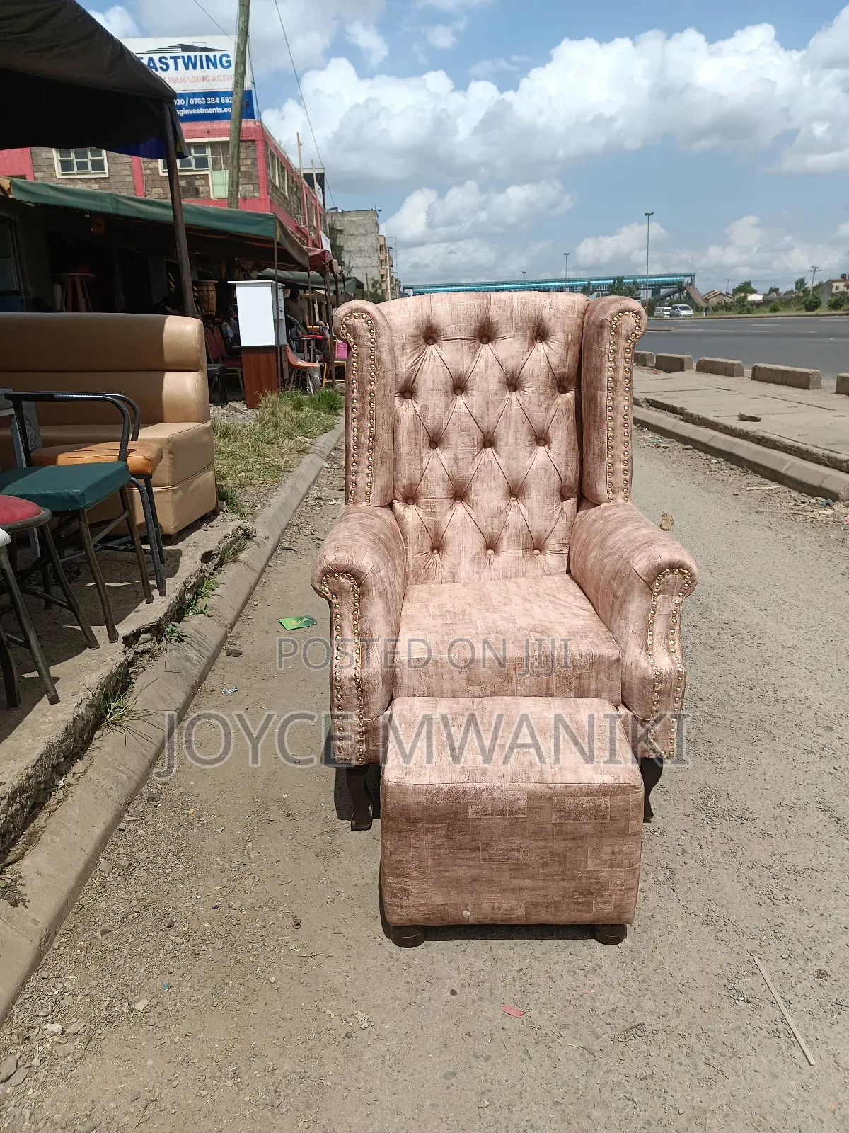 Manicure Seat and a Pouf, Baige Colour