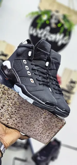 Black Jordan 6 Retro Sneakers