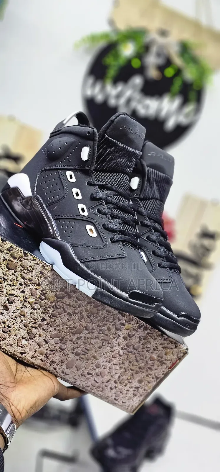Black Jordan 6 Retro Sneakers