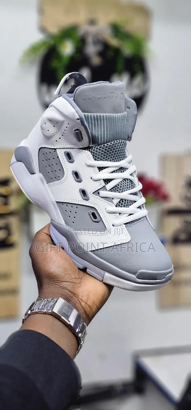 Jordan 6 Retro Sneakers - thumbnail 3