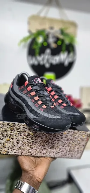 Airmax 95 Black In Colour