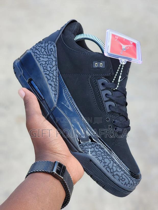 Jordan 3 Black Cat Sneakers - thumbnail 2