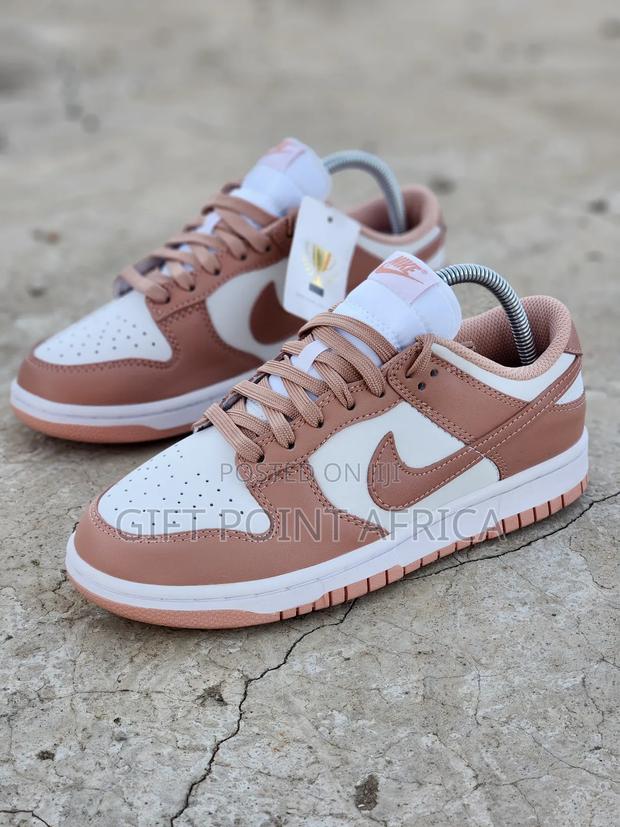 *Nike Sb Dunks - "Rosé Whisper*Sneakers - main view