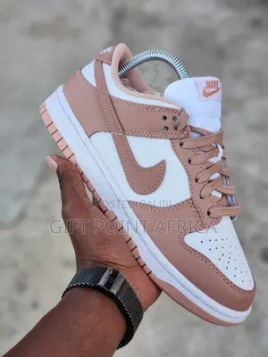 *Nike Sb Dunks - "Rosé Whisper*
Sneakers