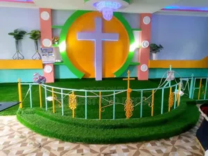 Well Decorated Church Green Artificial Grass Carpet