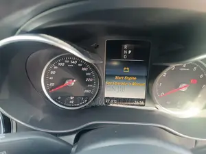 Mercedes-Benz C200 2018 Red
