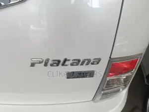 Toyota ISIS 2017 White
