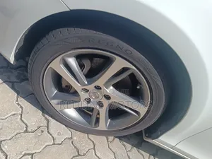 Volvo V40 2018 Gray