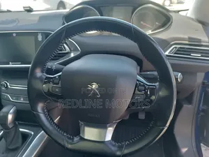 Peugeot 308 2018 Blue