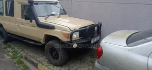 Car Hire Safari Land Cruisers