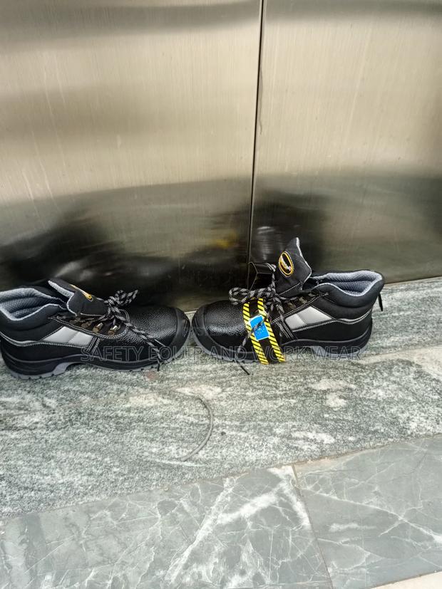 Ultimate Plus Safety Boot With Shock Absorption Heel