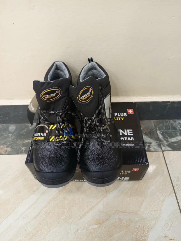 Ultimate Plus Safety Boot With Ankle Support. - main view