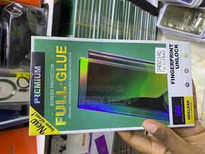 Pehael iPhone 13 Pro Max Privacy Glass Screen Protector - thumbnail 2