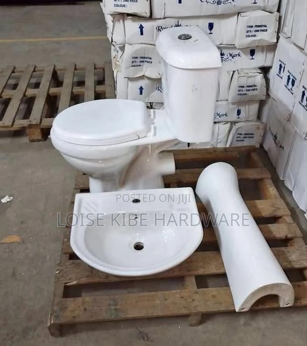 Toilet Handwash Available