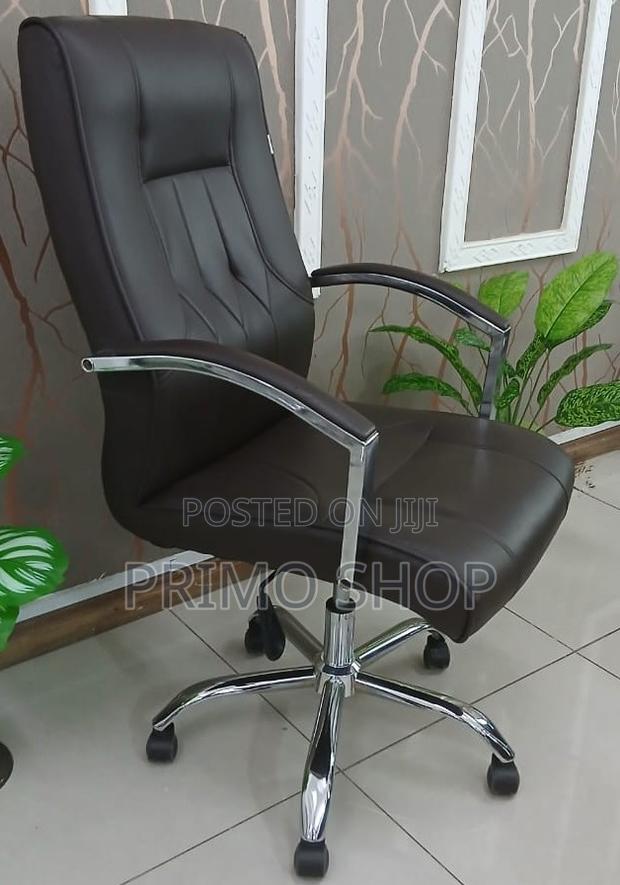 Office Chair; Classic Luxury Swivel Office Chair