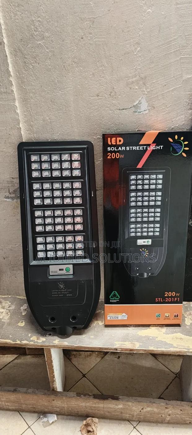 200w Solar Streetlight - main view