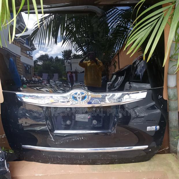 Excellent Quality Toyota Noah Boot Available