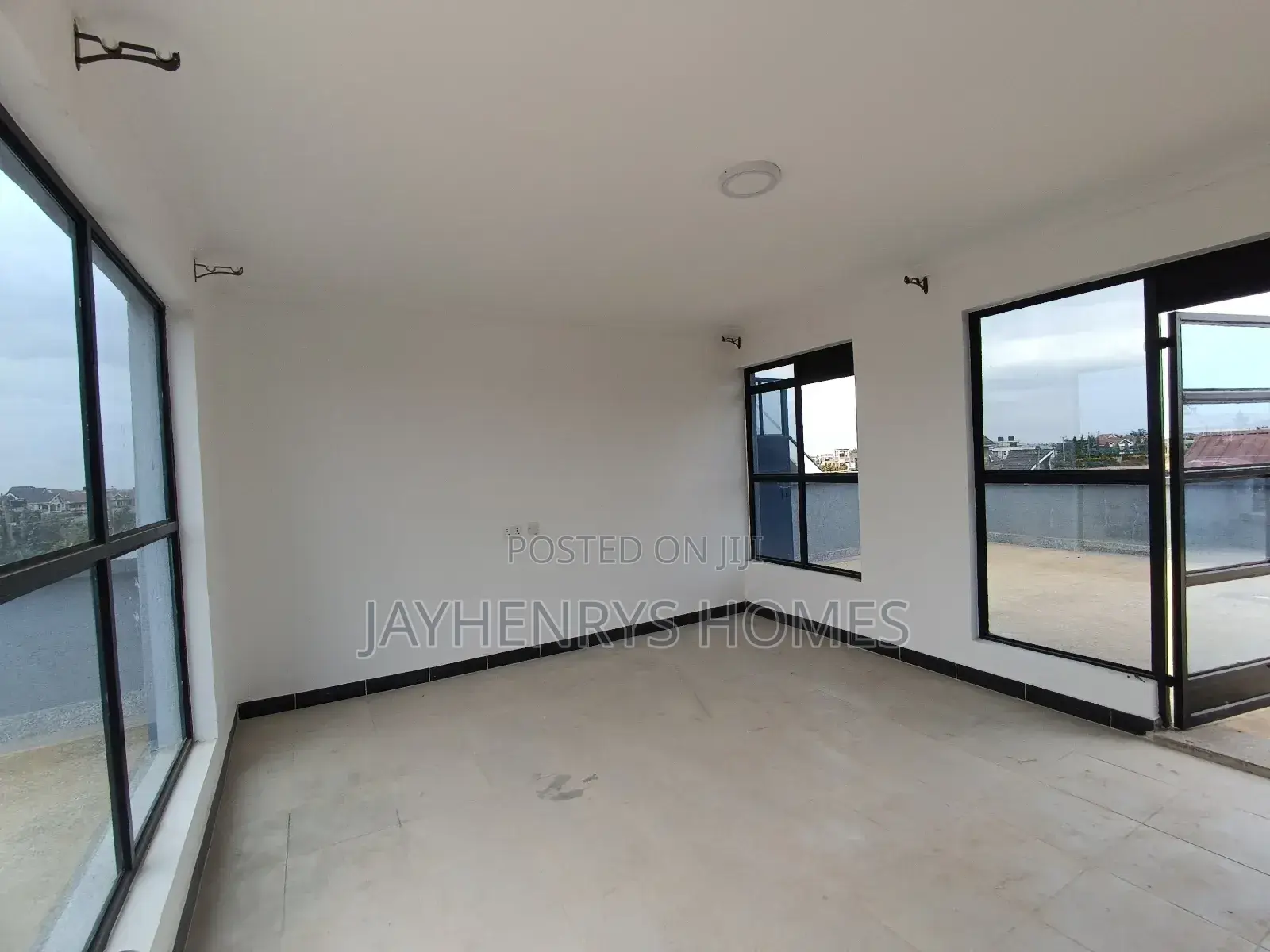 4bdrm House in Muigai Inn, Kenyatta Road / Theta for sale