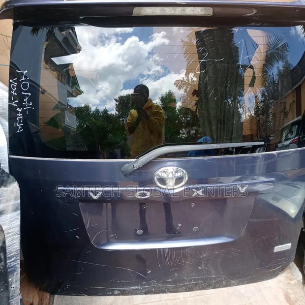 Ultimate Super Standard Ex Japan Toyota Noah Boot