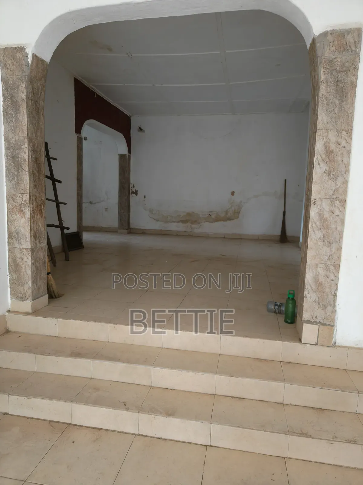 5bdrm Bungalow in Beatrice Dena Family, Mazeras for sale
